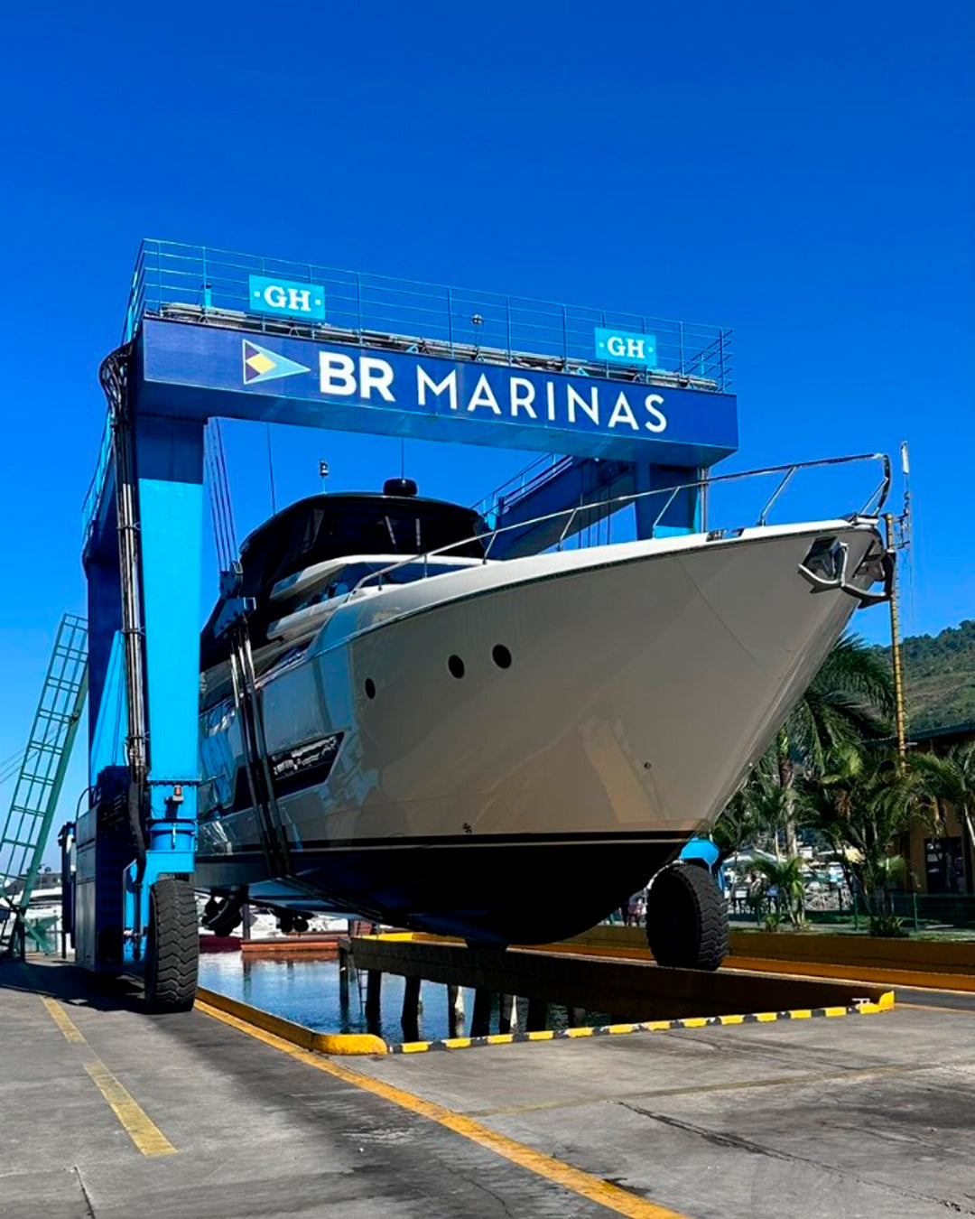 More than two decades of excellence in nautical services